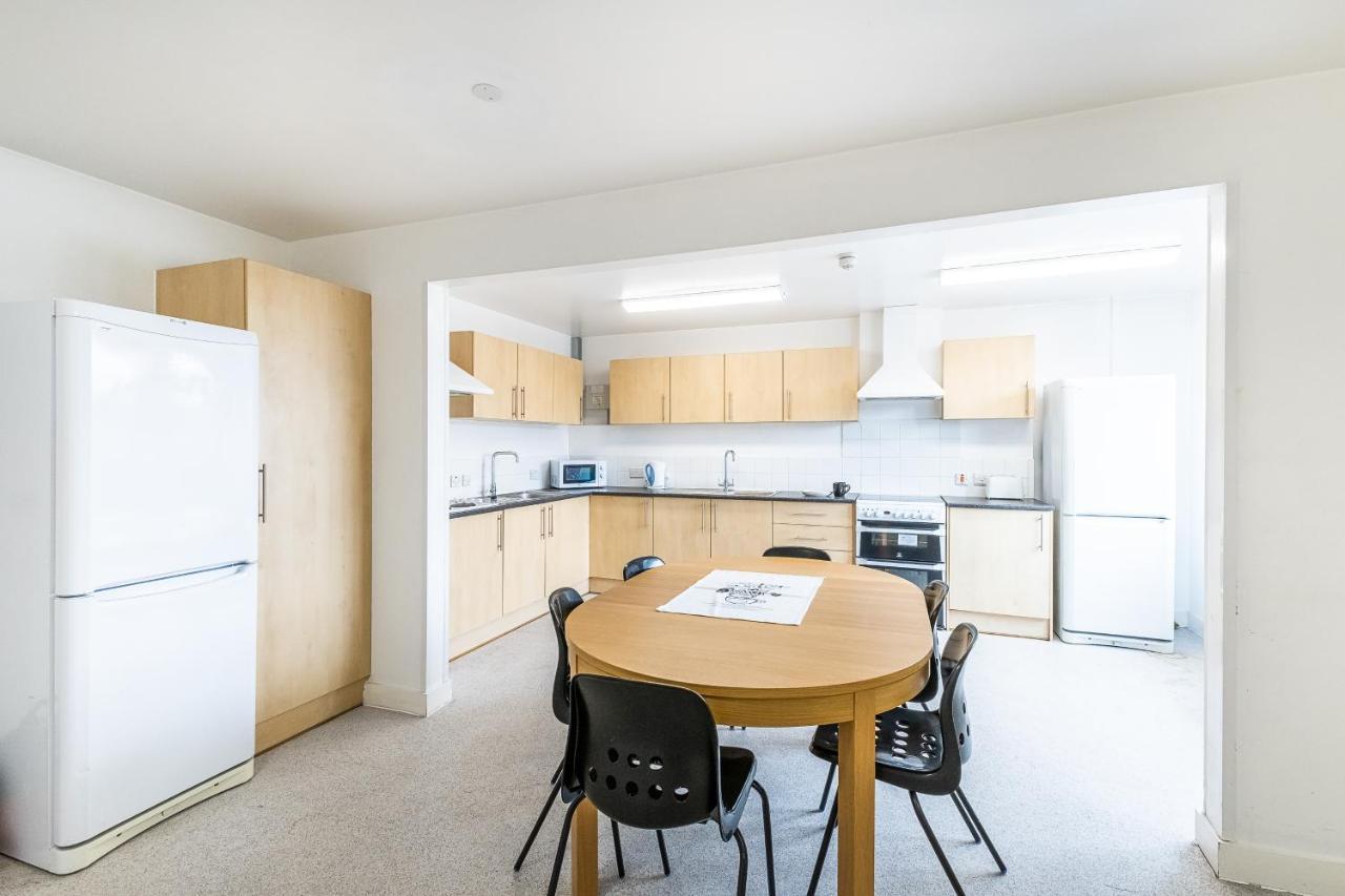 1 Night Free Comfortable Ensuite Rooms, Gillingham - Sk Hoo Exterior photo